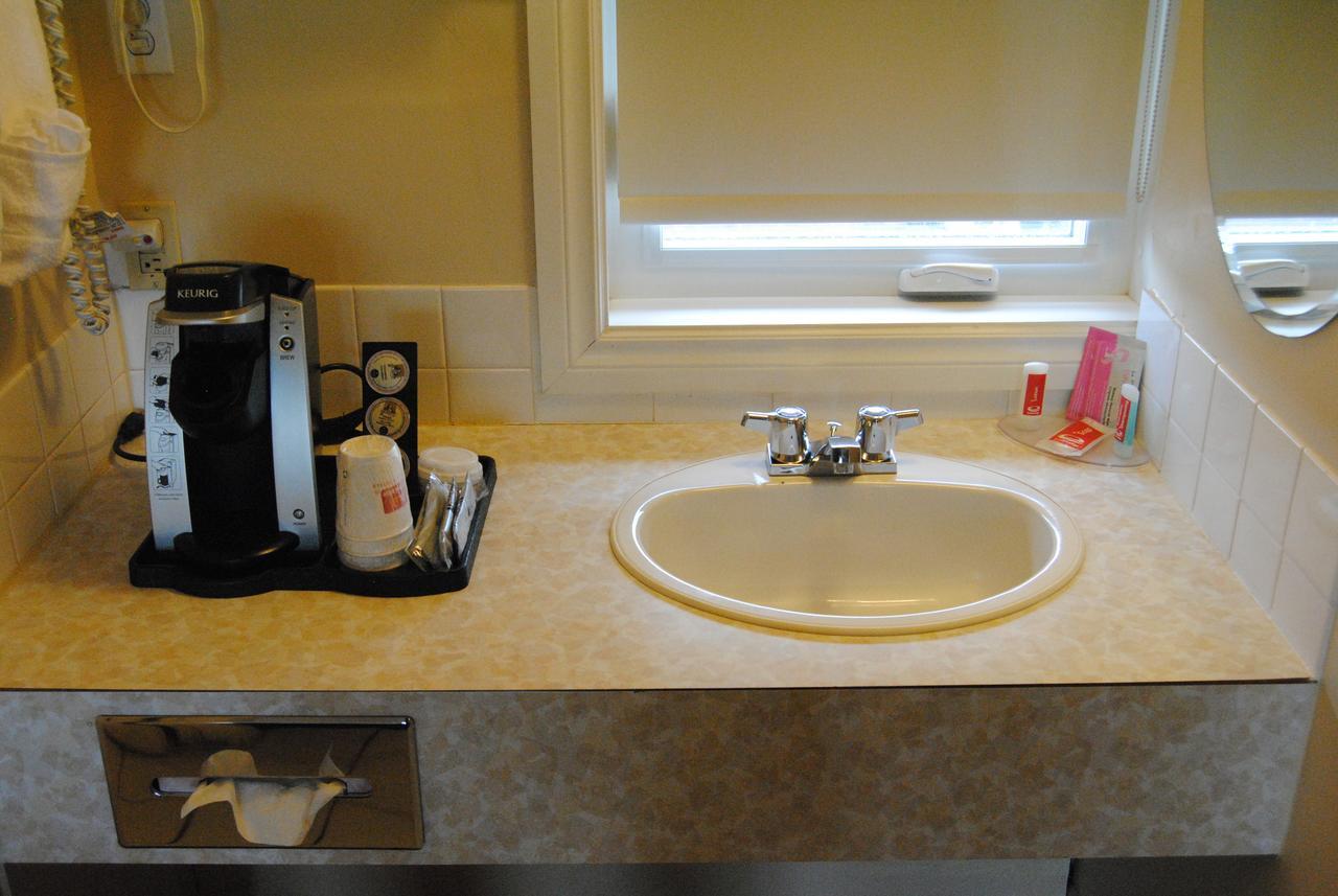 Economy Inn Edmonton Ngoại thất bức ảnh