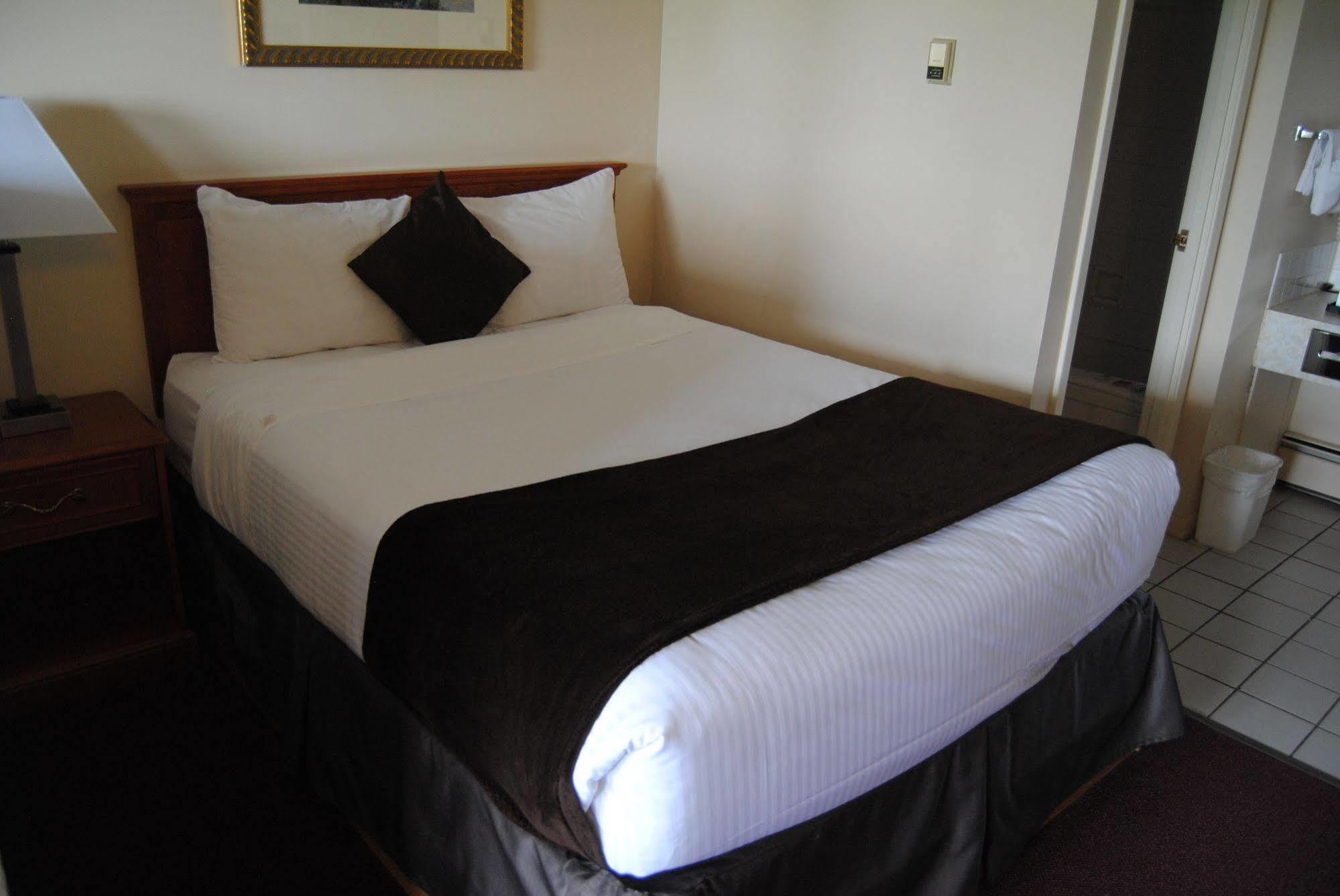 Economy Inn Edmonton Ngoại thất bức ảnh