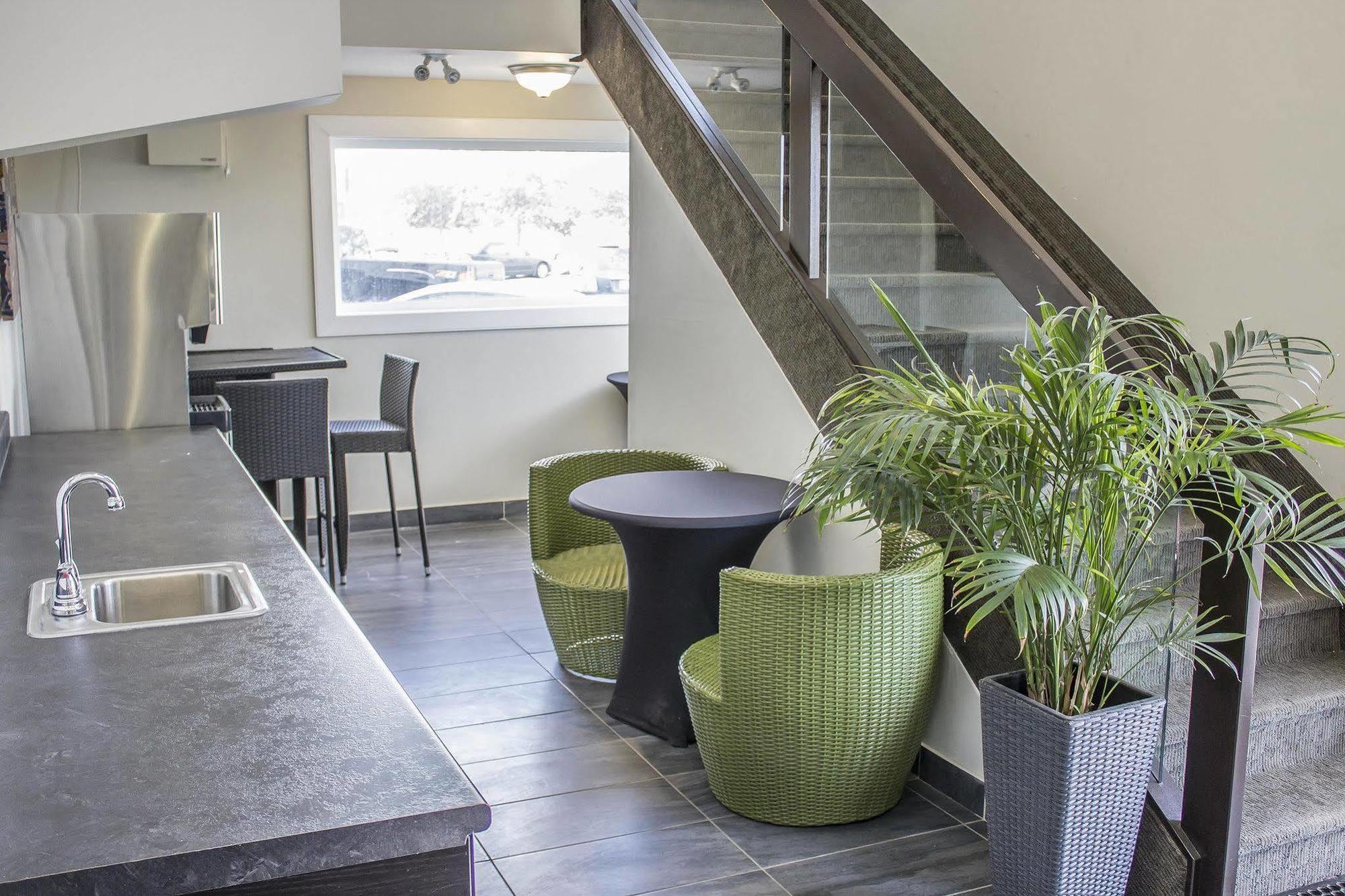 Economy Inn Edmonton Ngoại thất bức ảnh